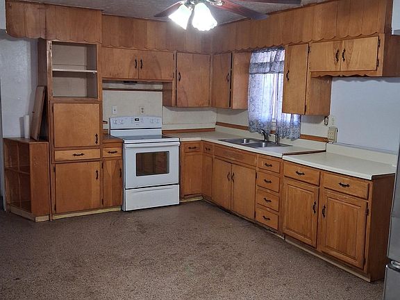 5th image of 716 S Cedar Ave