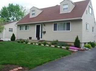 3322 Roswell Dr, Columbus, OH 43227