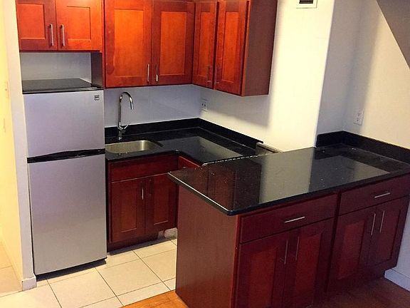 3rd image of 9 E 32nd St APT 5D