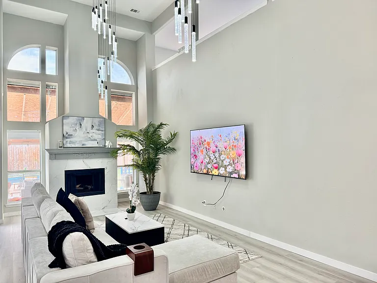 7300 Livingston Dr — Photo 33