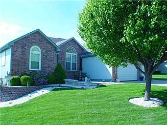 2nd image of 3220 S Arrowhead Dr