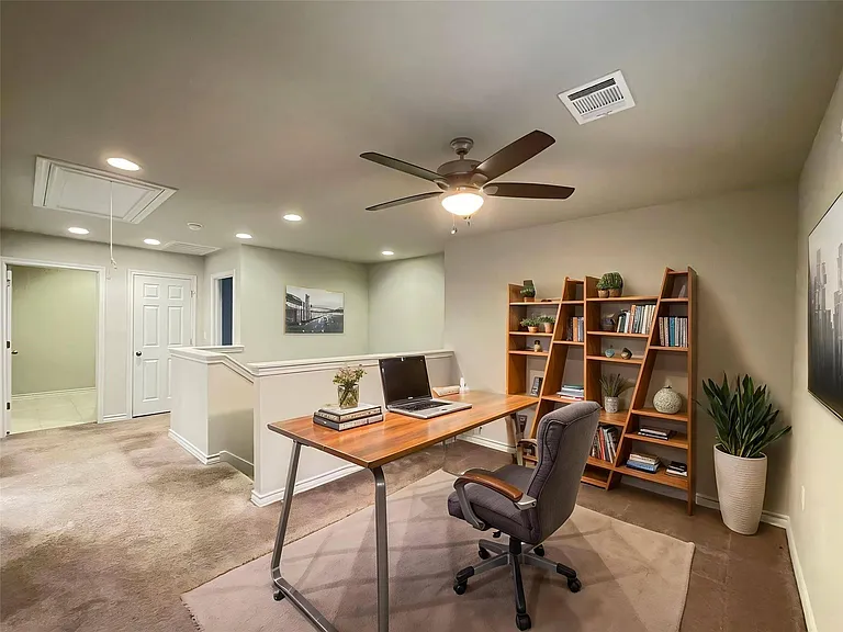 1602 Jacey Way — Photo 13