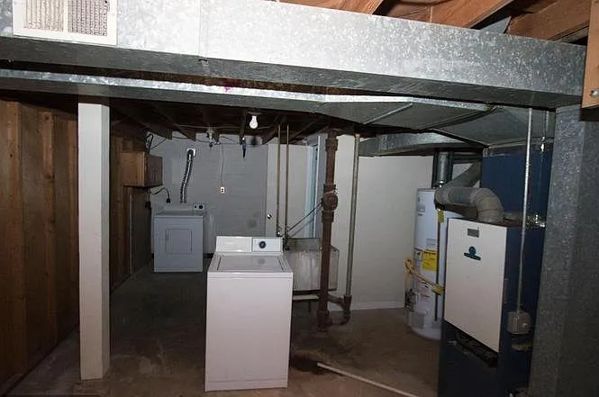 12010 Ashley Dr — Photo 11
