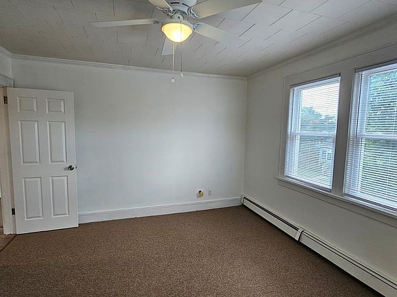3rd image of 8-01 Fern St Floor 2