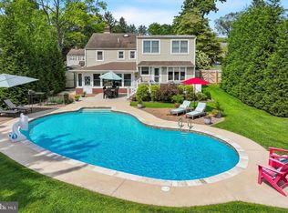 49 Weathervane Rd, Aston, PA 19014