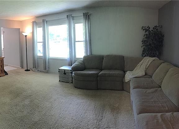 5th image of 745 Pleasant Valley Dr