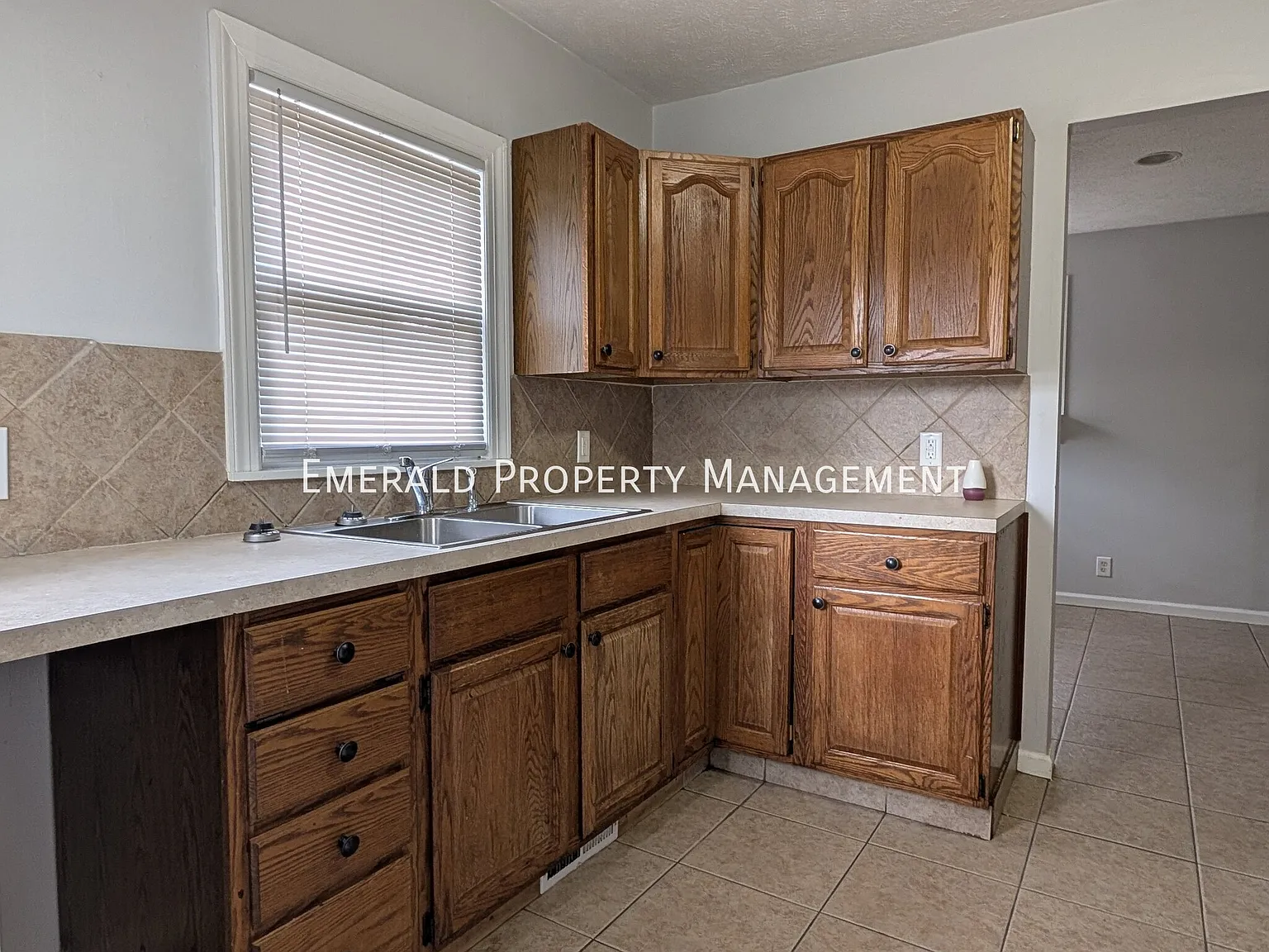 3 bed, $1,600 — Photo 4