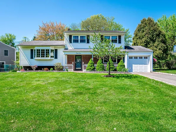 27 Annette Dr, Edison, NJ 08820