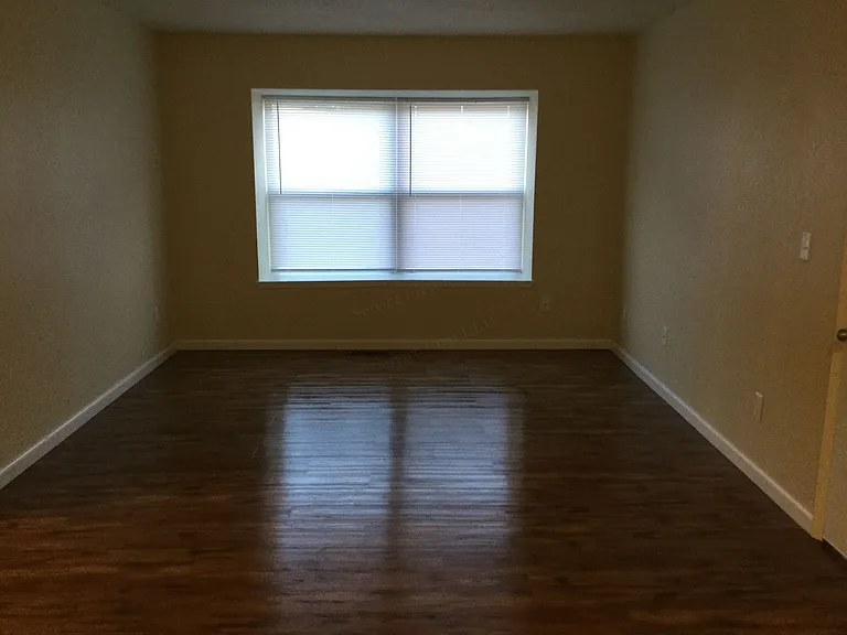 407 Judy St — Photo 15