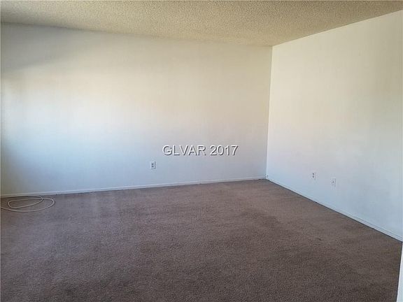 3rd image of 1113 Willow Tree Dr Unit D