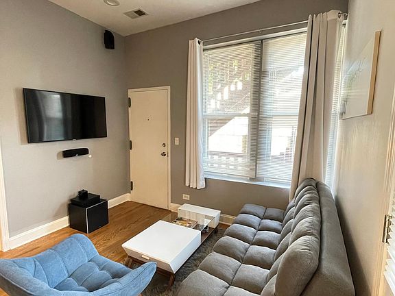 2nd image of 2025 W Erie St APT 1R