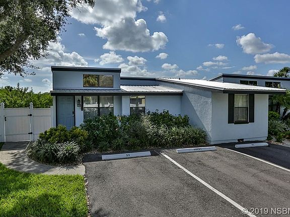 3rd image of 34 Jacaranda Cay Ct