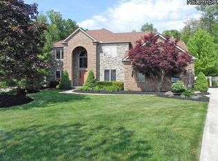 5461 Jacqueline Ln, North Olmsted, OH
