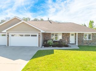 2900 Sussex Rd, Green Bay, WI 54311