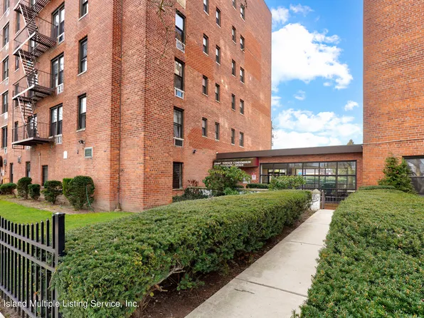 100 Colfax Ave APT 2C, Staten Island, NY 10306