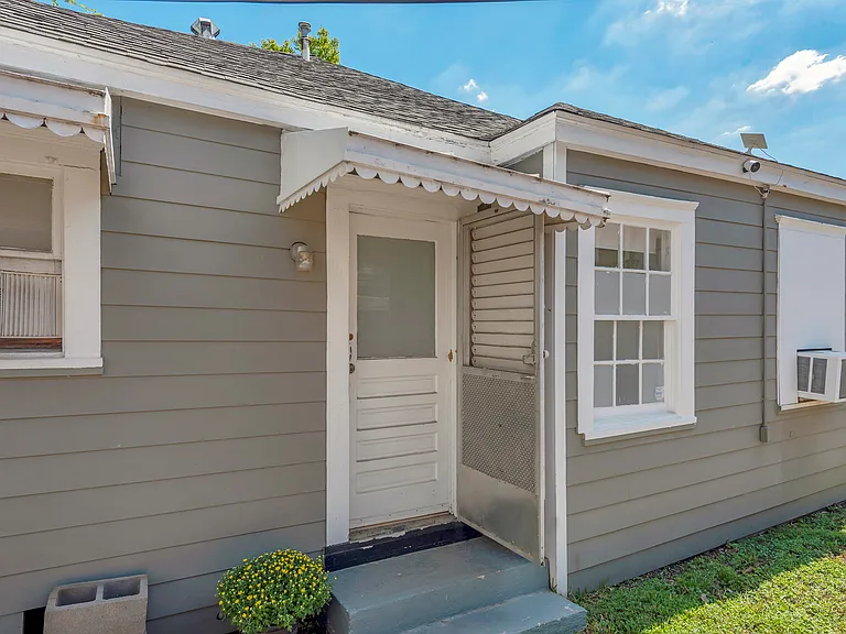 1509 Enid St — Photo 7
