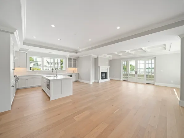 87 Elm St #205, Cohasset, MA 02025