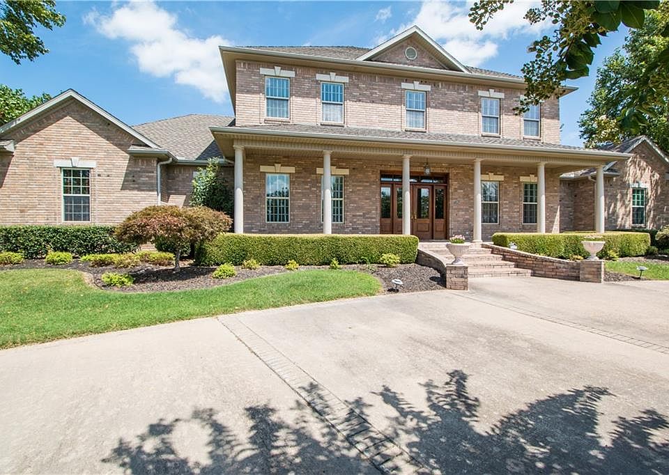 1st image of 39 W Buckingham Dr