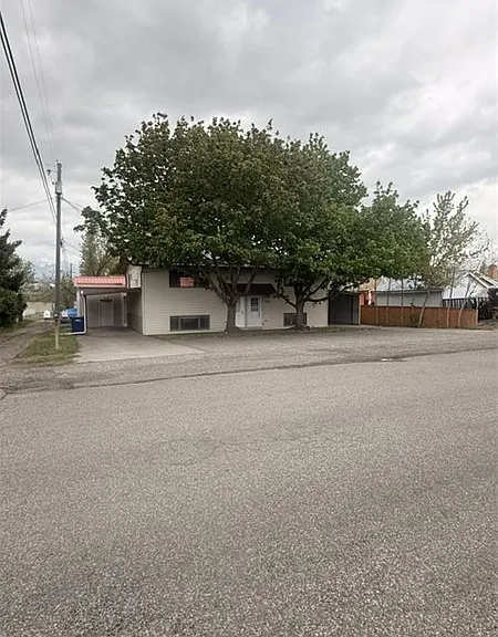 717 W Montana St — Photo 2