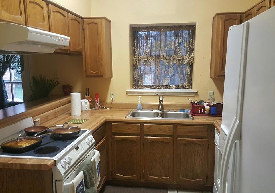 1st image of 1052 Parkhill Ave