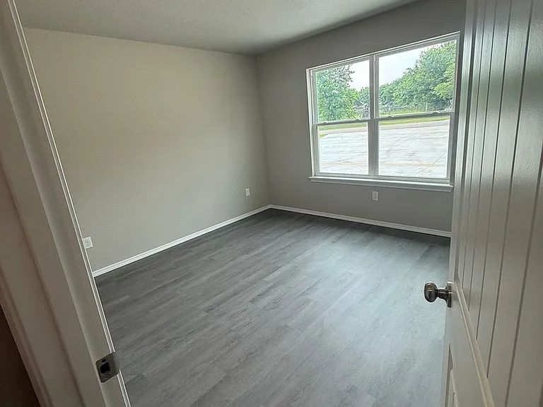 1801 Wirsing Ave — Photo 9