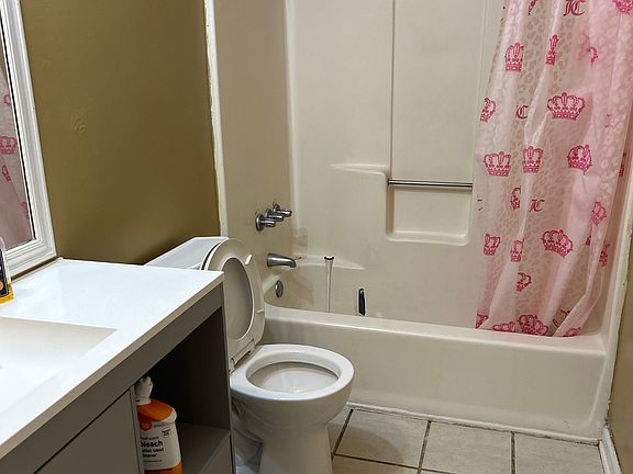 4th image of 2694 Laurel View Dr