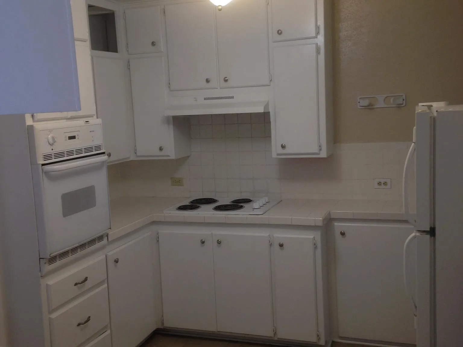 4 bed, $1,300 — Photo 4