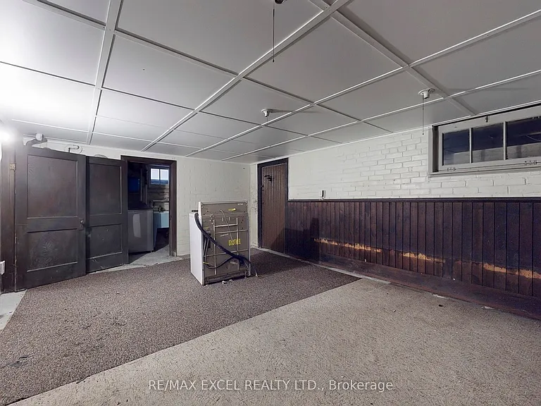 317 Warren Rd — Photo 29