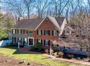 27 Coachmans Run, Avon, CT 06001