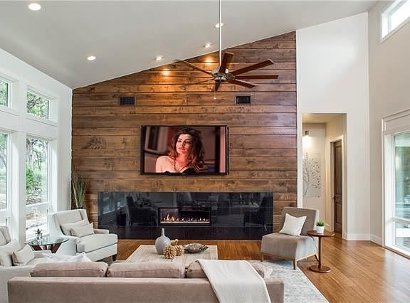 4th image of 1905 Barbaro Way