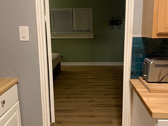 2nd image of 1051 1/2 Rood Ave