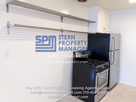 3rd image of 1331 N Poinsettia Pl APT 6