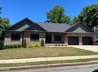 3006 Vicksburg Rd, Johnson City, TN 37604