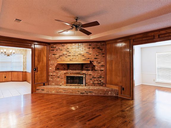 3rd image of 1543 Glenhill Ln