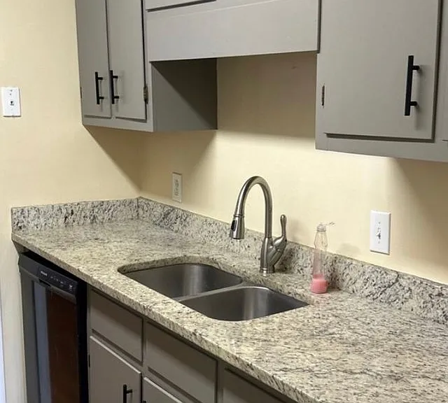 106 Oak Park Court — Photo 3