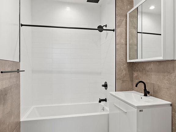 4th image of 2505 3rd Ave #2-A
