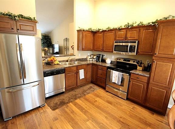 3rd image of 4604 Boardwalk Dr