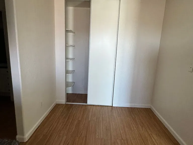 Canyon Club Apartments — Photo 28