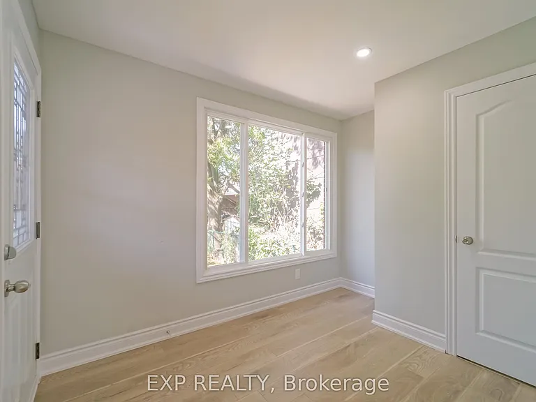 1509 Main St E #UPSTAIRS — Photo 11