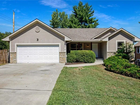 10514 E Scarritt Ave, Sugar Creek, MO 64054