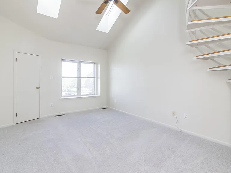 1004 Barbaras Ct — Photo 20