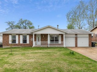 2160 Lundy Dr, Florissant, MO 63031