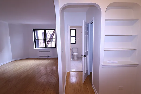 Rented by A&E Real Estate Management | media 2