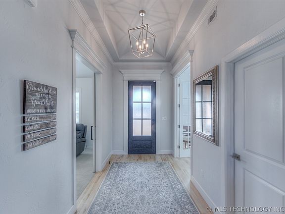 5th image of 17804 S 42nd Ave E