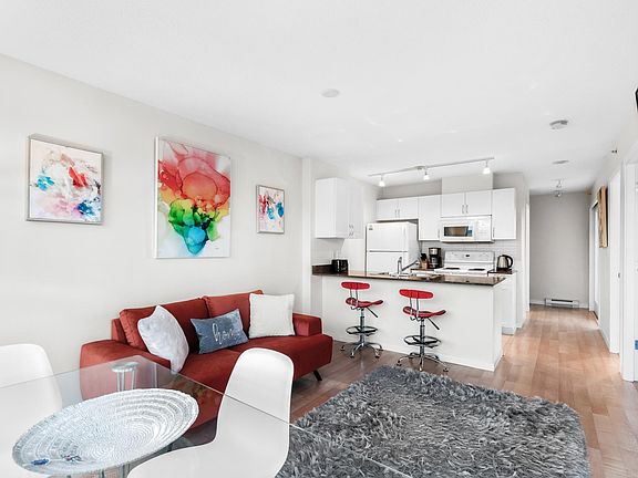 3rd image of 938 Smithe St Floor 21