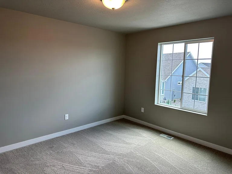 5016 W Evergreen Ln — Photo 17
