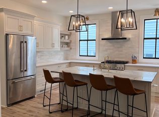 150 Spring St APT B, Charleston, SC 29403