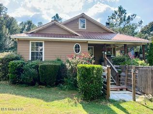 17105 Spring Lake Dr W, Vancleave, MS 39565