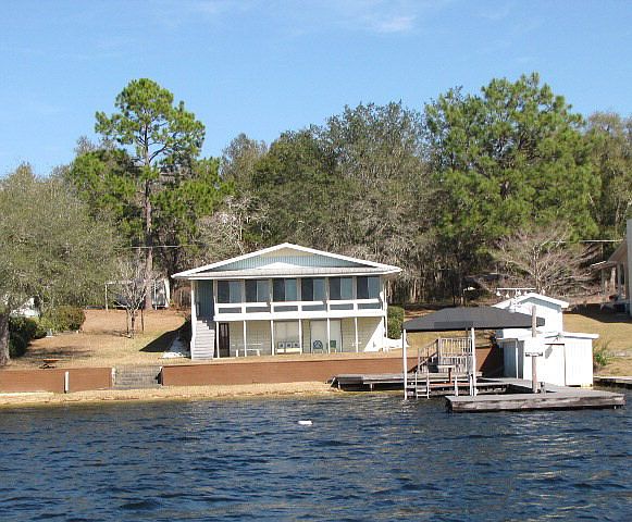 1st image of 427 Lakeshore Dr