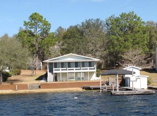 427 Lakeshore Dr, Alford, FL 32420